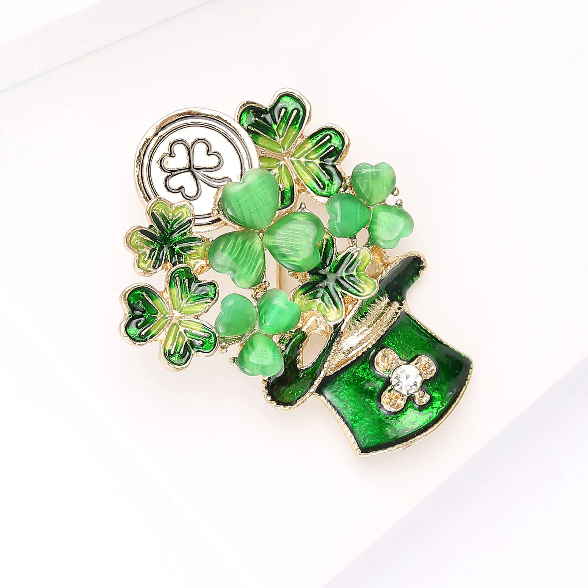 オパールシャムロックの葉のブローチ女性ユニセックスグリーンエナメルポットクローバーの葉植物パーティーオフィスブローチピンギフト