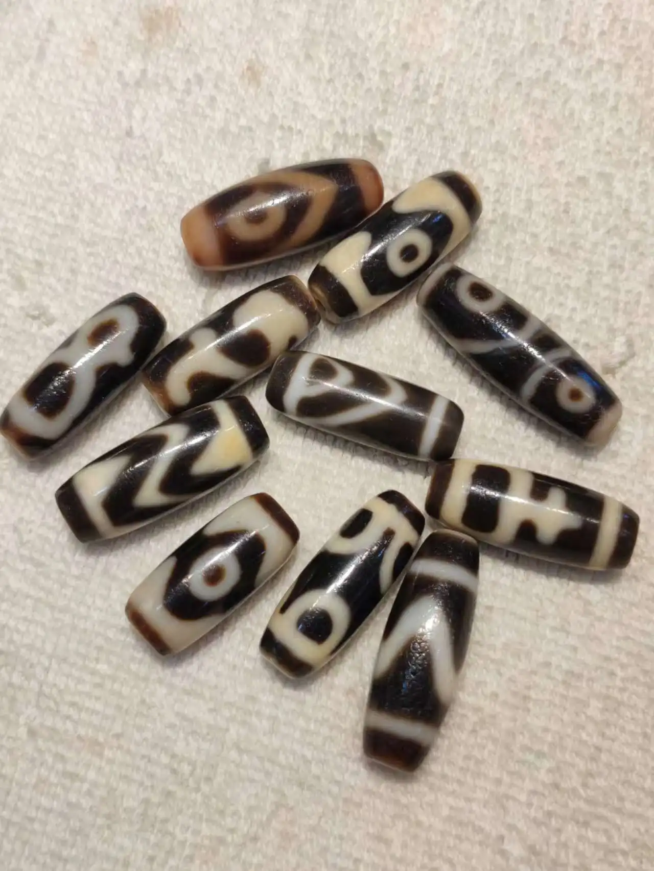 1pcs/lot Natural Old Agate Multiple Patterns Dzi White core holes Advanced craftsmanship Weathering lines 30mm diy  necklace