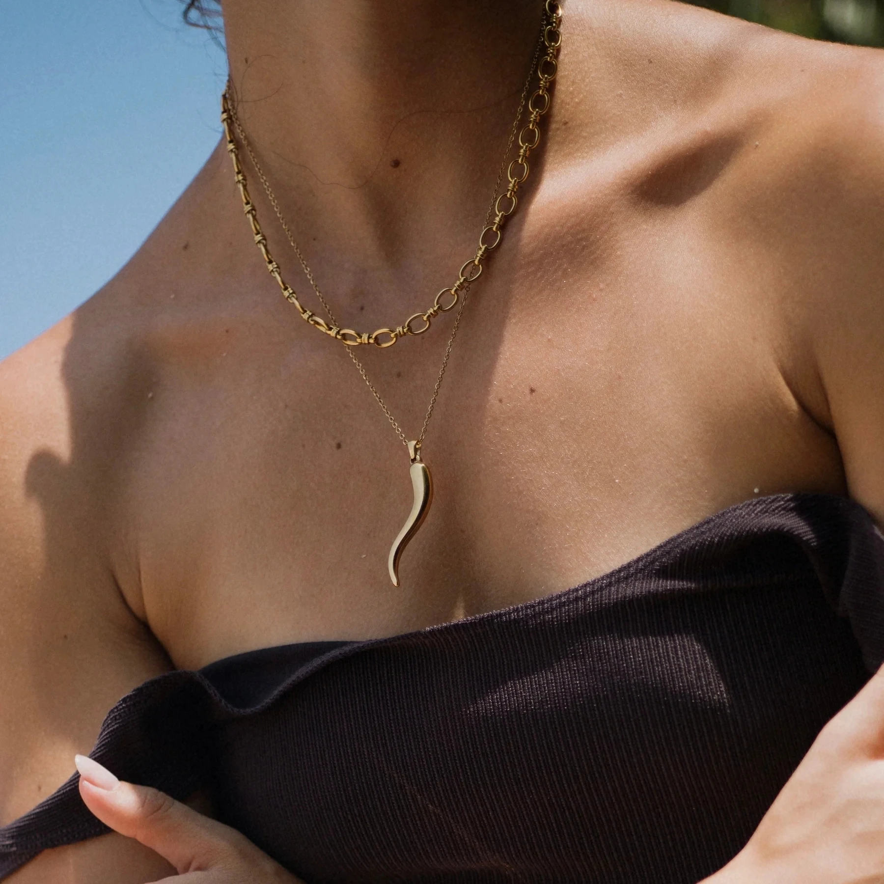 Peri\'sbox Stainless Steel 18K Pvd Gold Plated Anti-Tarnish Stackable Jewelry Statement Trendy Pepper Pendant Necklace for Women