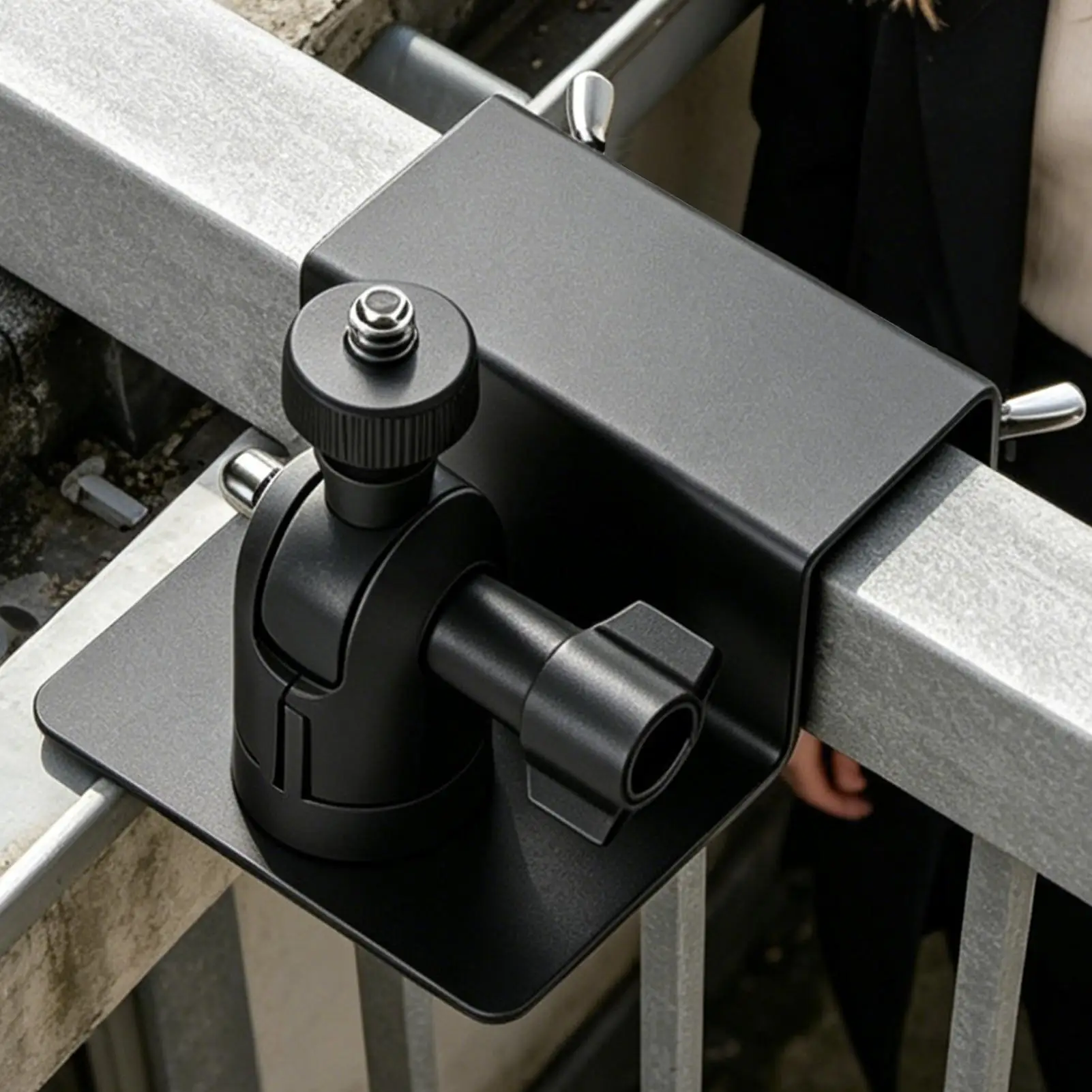 Gutter Mount For Security Camera Solar Panel Monitor Bracket Railing Camera Mount For Outdoor Balcony Roof Garden Backyard Fence