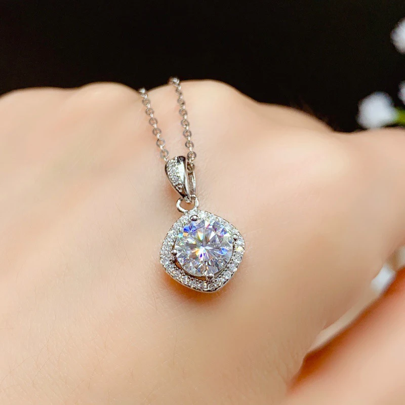Modische 1-Karat-Moissanit-Halskette aus 925er Sterlingsilber mit GRA-Zertifikat, runder Anhänger, exquisiter Schmuck für Hochzeiten und Partys – Detail 9