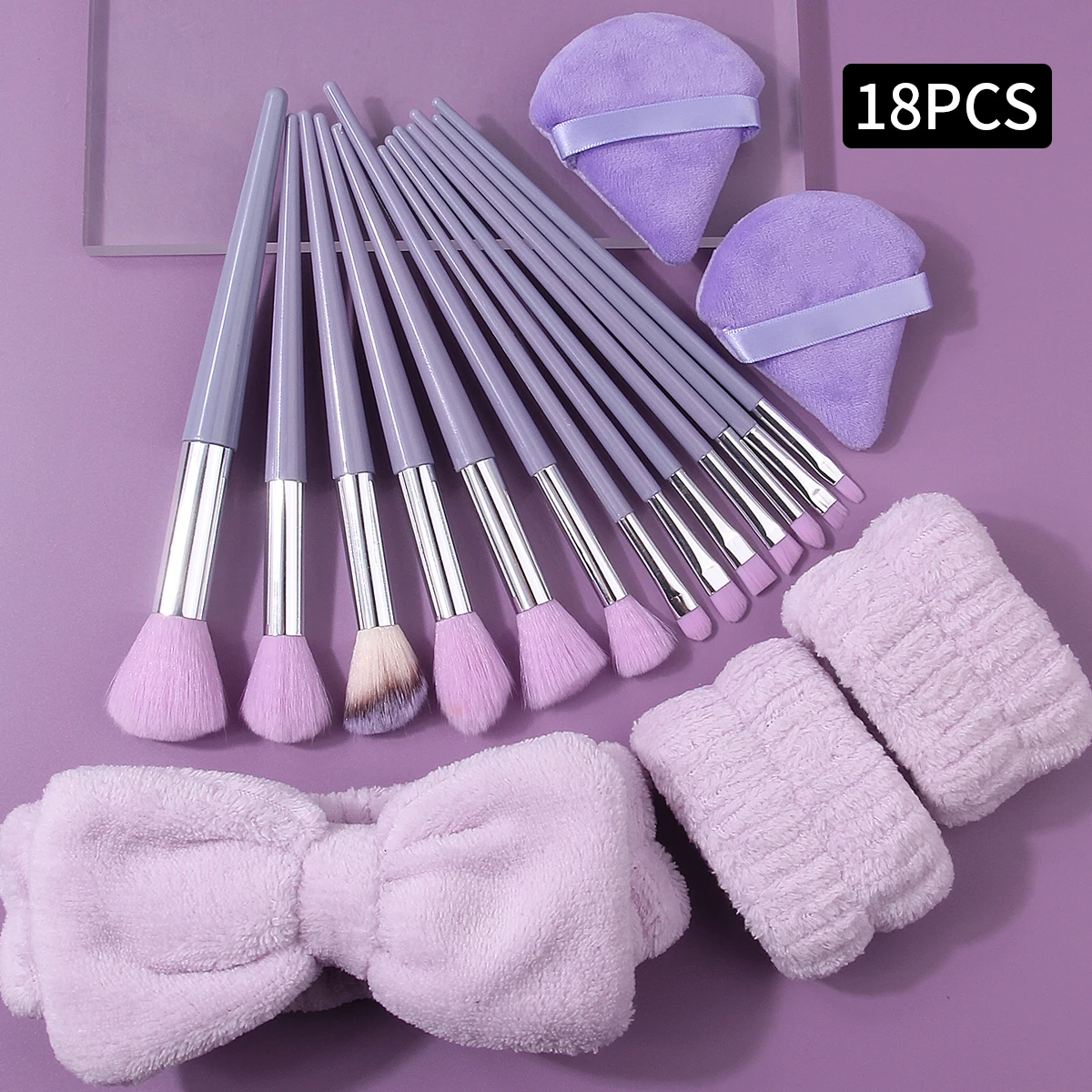 Set di pennelli per trucco viola da 18 pezzi: set di pennelli per trucco multiuso, cinturino da polso morbido per fascia da polso e soffio per cipria triangolare per trucco
