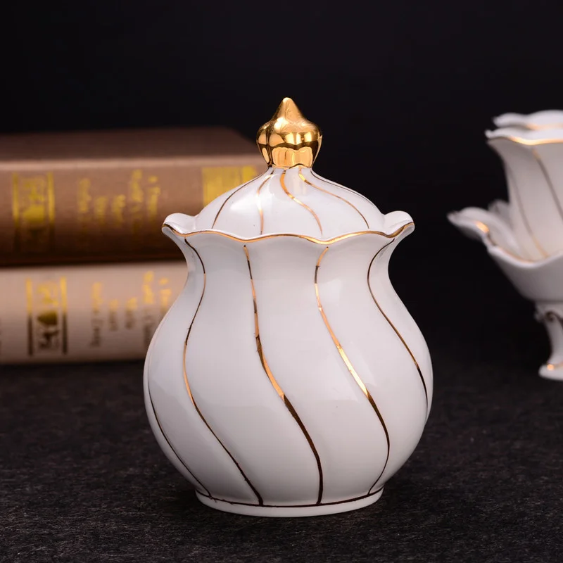 Lotus Sugar Bowl With Gold Line European Court Luxurious Cafe Coffee Shop Household Cube Sugar Pot Ceramic Coffeeware Candy Jar