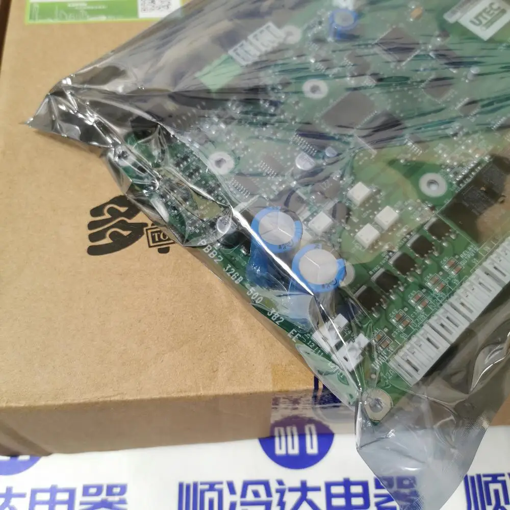 

32GB500382 Аксессуары для кондиционеров 30RQRB Плата управления для спирального винтового компрессора 32GB500382EE