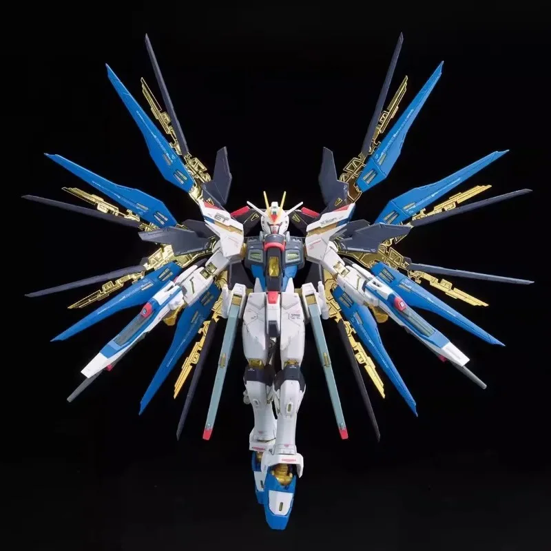Oryginalna figurka anime Bandai Gundam RG 14 1/144 SEED FREEDOM ZGMF-X20A STRIKE FREEDOM GUNDAM do samodzielnego montażu, ozdobna figurka