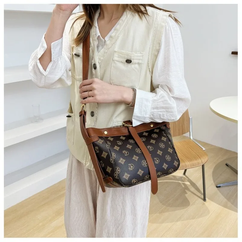 

2025 New Voguish European Style Handbag - Artistic Light Luxury Creative Shoulder Bag for Sophisticated Fashionistas
