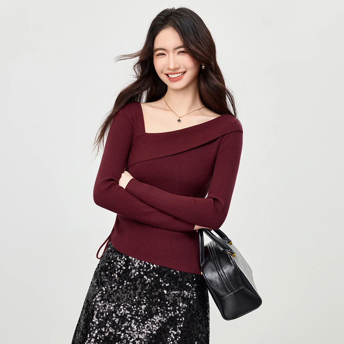 SENTUBILA Women's Pullovers 2026 Autumn Side Drawstring Waist Slim-Fit Turn-down Asymmetric Collar Knitwear Tops W53HA3051