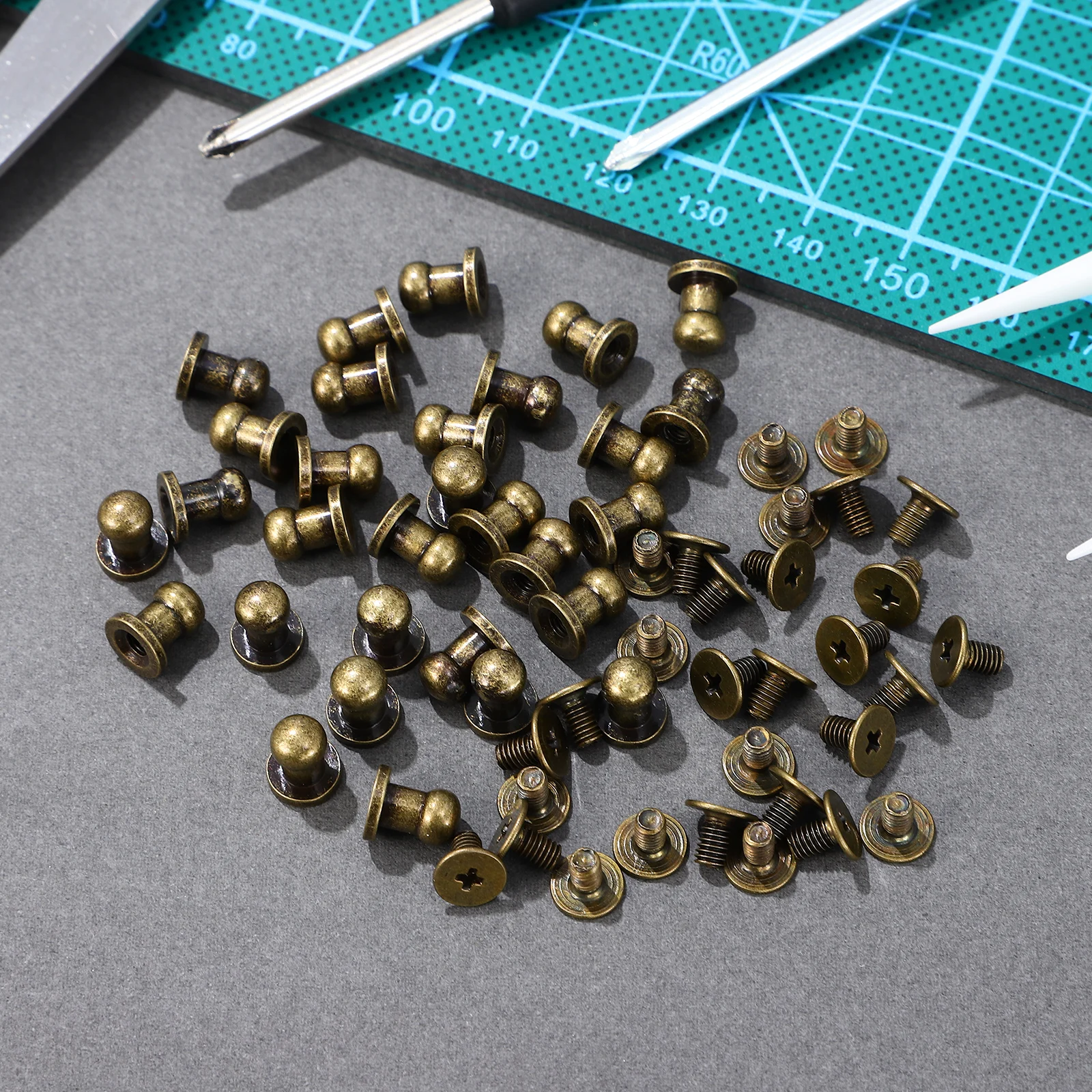 

30 pcs Metal Screws Bronze Rivets for Belts Bags Jeans Shoes Copper Smooth Screws For Edges Stable Crafting