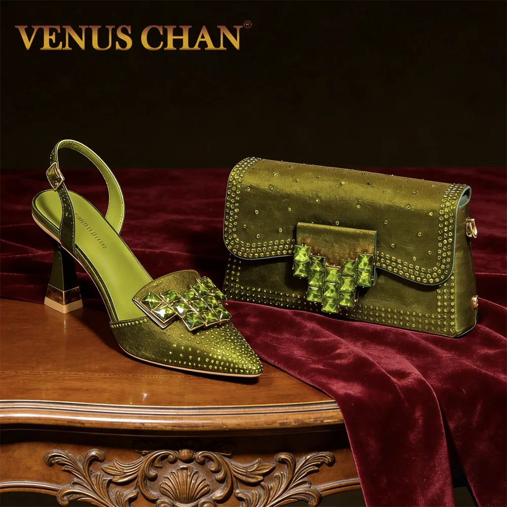 

Комплект: туфли на высоком каблуке с острым носком и стразами цвета оливковой зелени в итальянском стиле INS 2026 и сумка в тон – идеально для вечеринок и свадеб