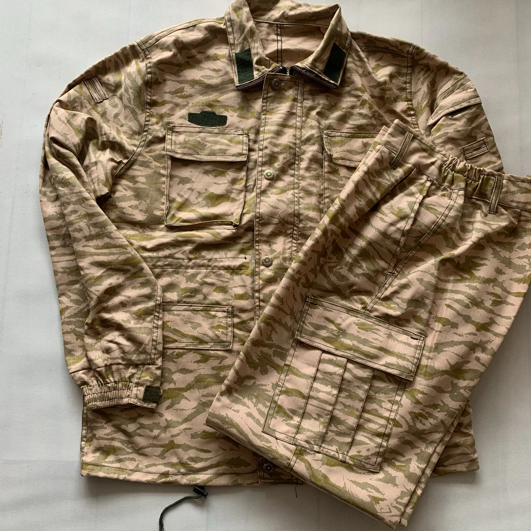 

Training Camouflage Suit No Pilling Outdoor Coat and Pants