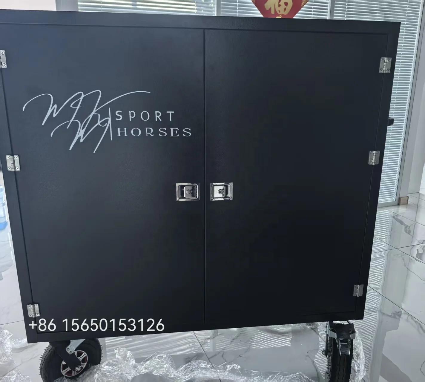 High Quality Steel Horse Tack Box Portable Saddle Tack Trunk Locker Stable Cabinet