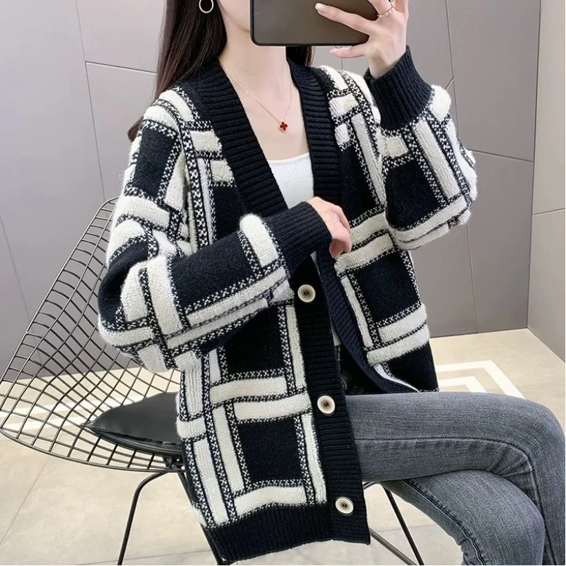 Autumn and Winter Checkered Contrast Knitted Cardigan Women\'s 2023 New Korean Version Loose and Fashionable Women\'s Coat