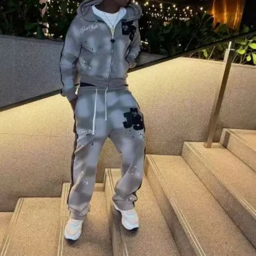 Conjunto deportivo de tendencia de estilo europeo y americano de calle, sudaderas con capucha góticas de elemento fresco de Hip Hop callejero y pantalones casuales, conjunto para hombre