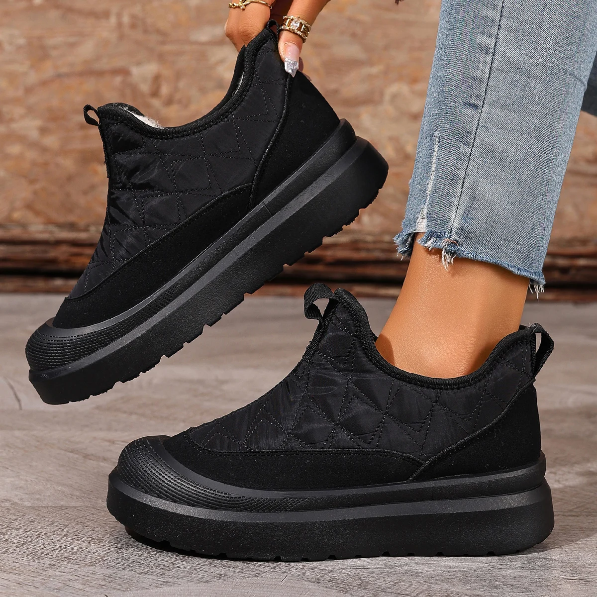 

2025 Winter New Thickened Anti-slip and Durable Women's Cotton Shoes with Fleece Lining Comfortable and Warm; Free Shipping