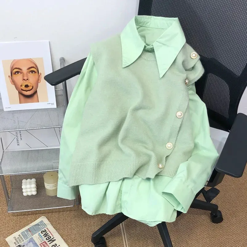 2025 frühling Herbst Neue Gestrickte Weste Hemd Zwei-Stück Set Weibliche Abnehmen Pullover Design Gefühl Seite Schnalle Einfarbig frauen 2