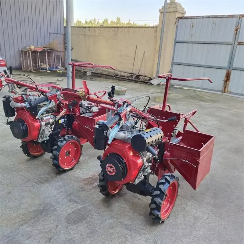 Mini Corn Picker Machine Self Propelled Single Row Maize Harvester for Small Land