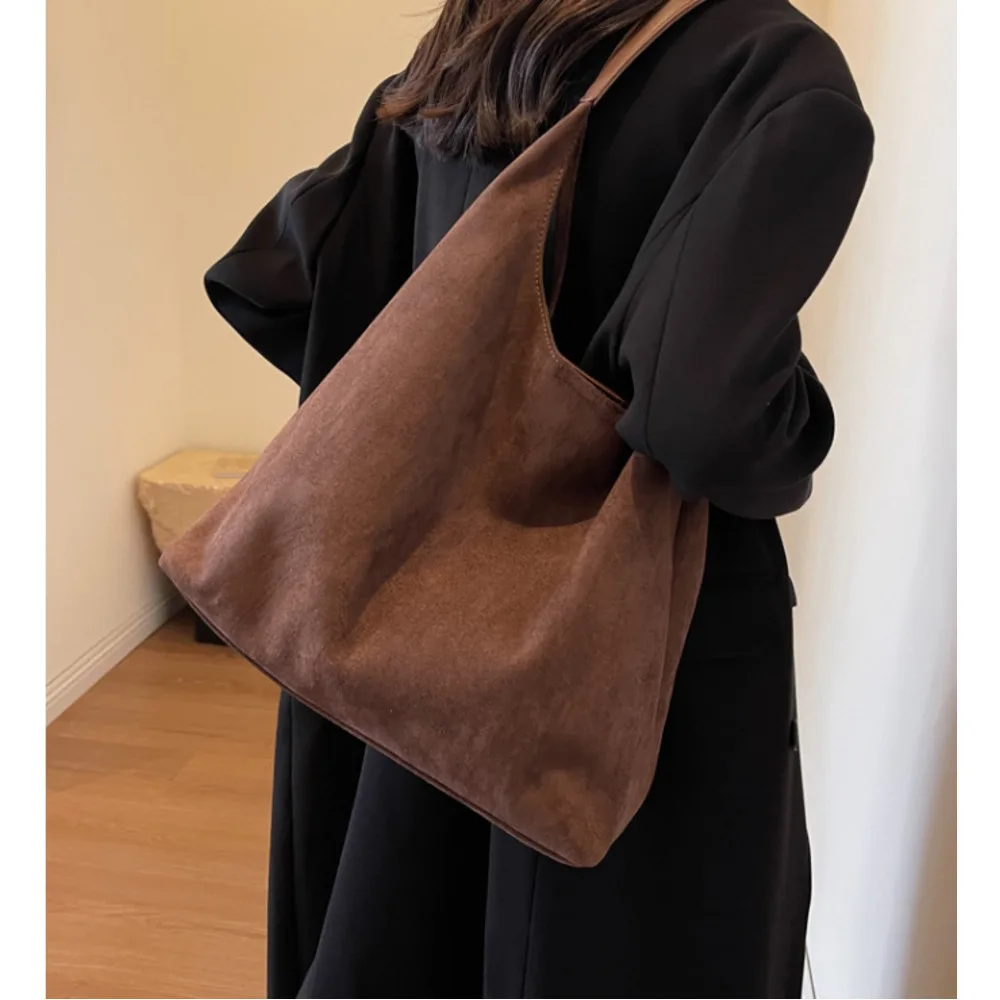 Vintage Autumn and Winter Women's Bag Large Capacity Suede Shoulder Bag Solid Color Simple Casual Commuter Bag Retro Handbags