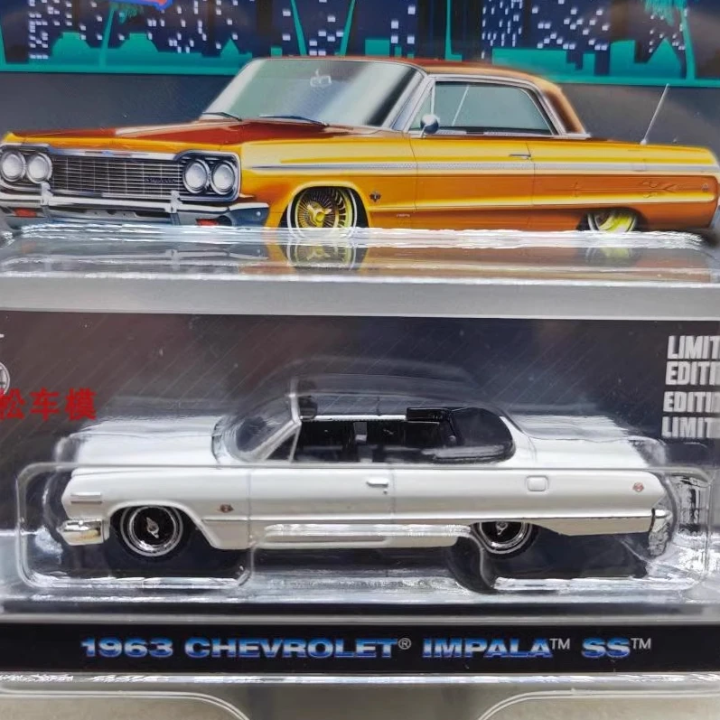 

GreenLight 1:64 1963 Chevrolet Impala SS Alloy simulation micro car model collection decoration car toy gift