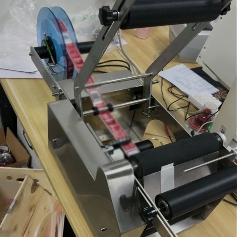 Automatic Tube Labeler Lip Balm Label Machine Tabletop Label Applicator Horizontal Wrap Around Labeler
