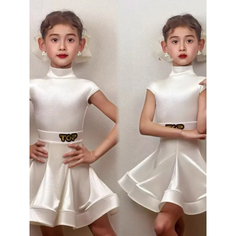 맞춤형 소녀 라틴 댄스 드레스 밝은 흰색 벨벳 하이넥 어깨 라인 소매 피쉬본 조절 경연복
