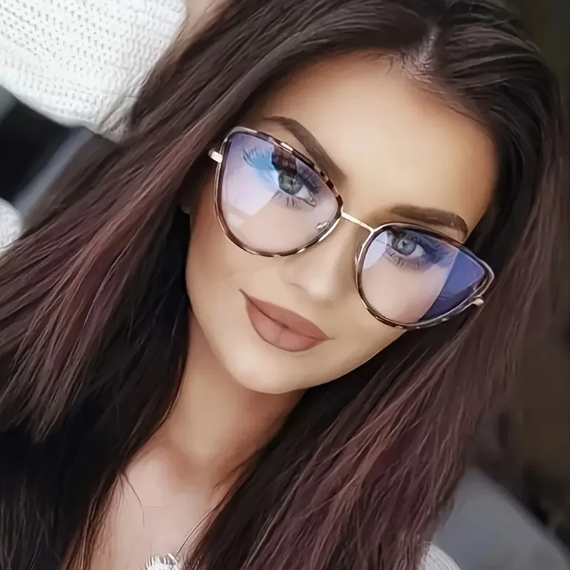1pc Women's Cat Eye Glasses, Vintage Striped Full Frame, Lightweight Plastic, Non-Prescription, Stylish for Casual & Office Wear