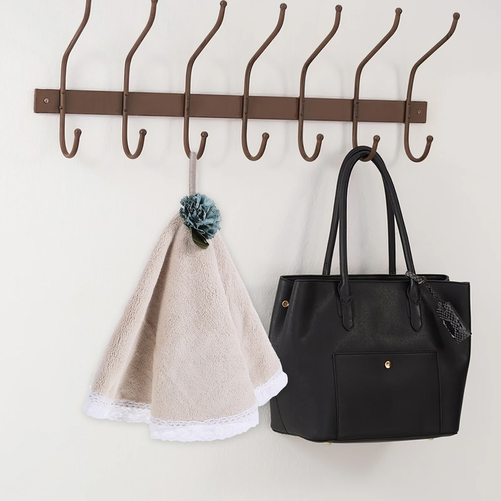 

Round Hand Towel Coral Fleece Kitchen Bathroom Hanging Small Towel Water Absorbent Quick Drying Washable Soft Scratch Resistant