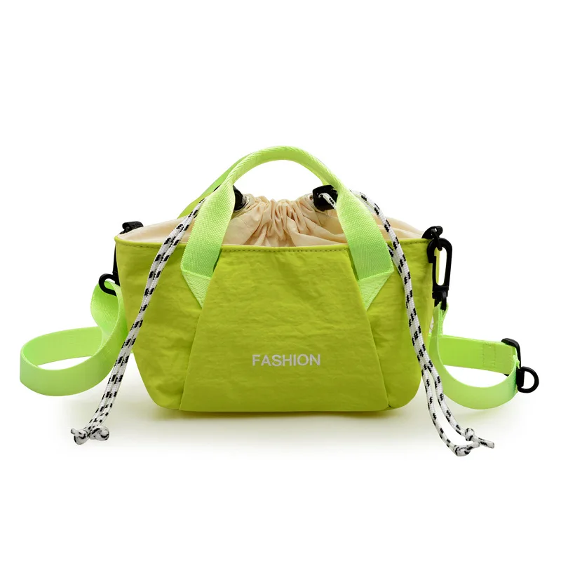 حقيبة كروس فنية للركاب خفيفة الوزن من النايلون، محفظة كتف أنيقة وبسيطة للاستخدام اليومي، حقيبة يد صغيرة للنساء