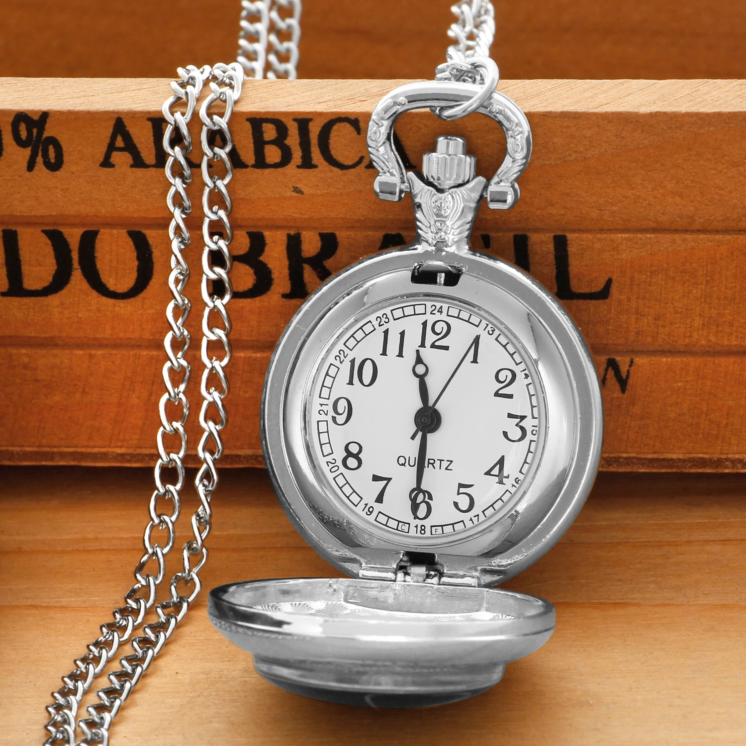 Tree of live Creative Quartz Pocket Watch Women Men Silver Necklace Unique Pendant Round Dial Clock Watch Gift Accessories