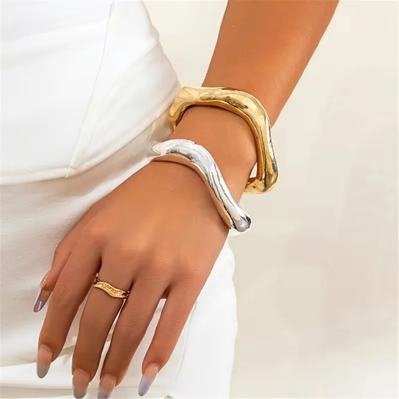 XIALUOKE bracciale in metallo Vintage per donna europa stile americano personalità passerella gioielli da polso regalo insegnante