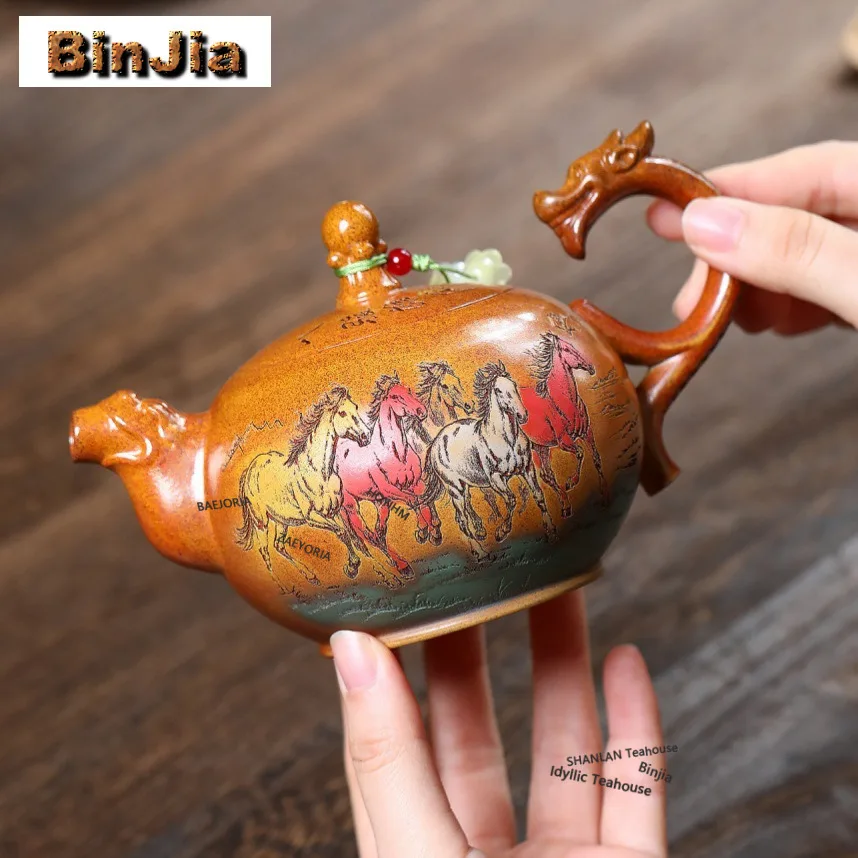 

Чайник из исинской пурпурной глины (330 мл), ручной работы, с узором «Восемь лошадей и дракон», обжиг в огне из необработанной руды, золотистый оттенок, набор для чая из глины Цзыша