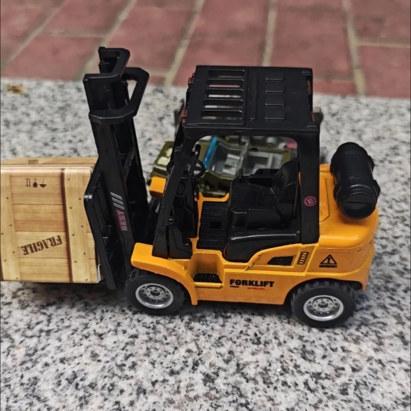 

Boys' Alloy Forklift Toy - Mini Construction Engineering Vehicle, Realistic Diecast Model Car