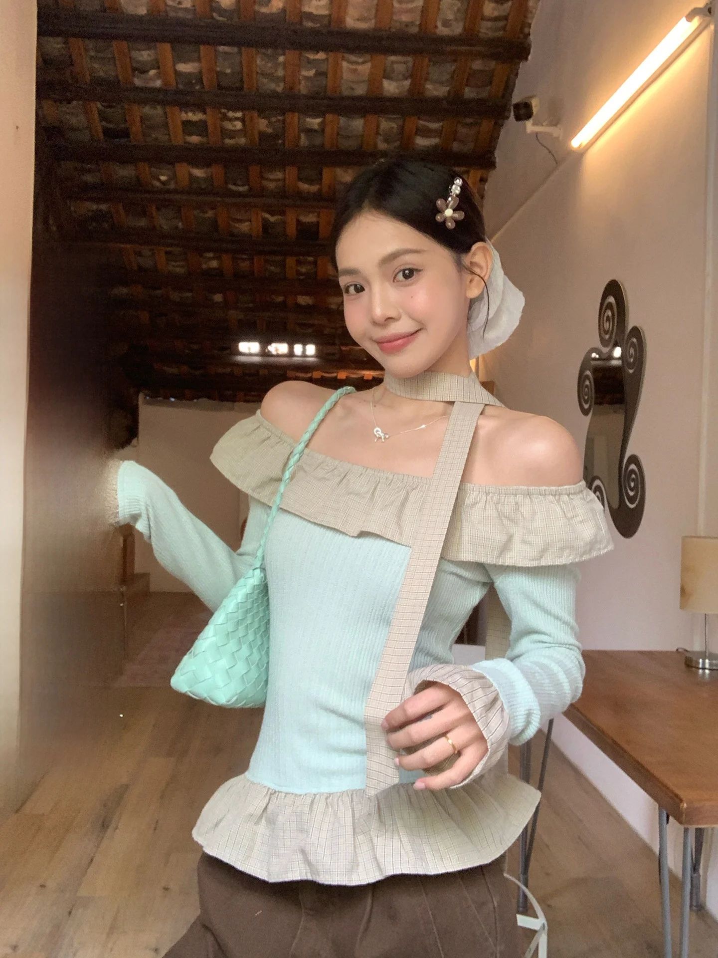 

Spring Design Unique Beautiful Lace Trim oulder Bared Long Sve Women's T-irt Light een Commute Sle Slim Fit Top