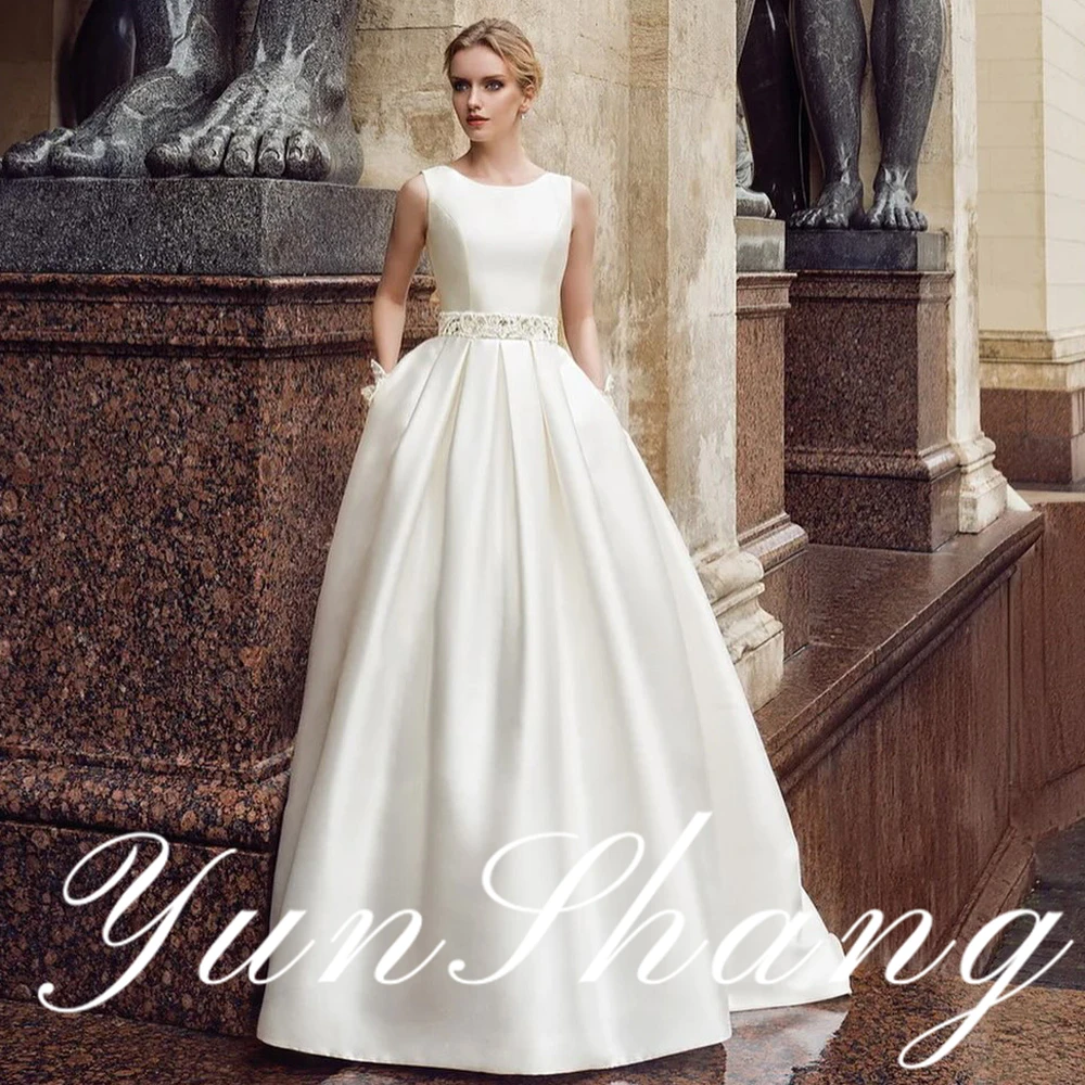 

YunShang Customized Satin Ball Gown Wedding Dress Bridal Gown Elegant Design Timeless Silhouette Luxurious Fabric Romantic Style