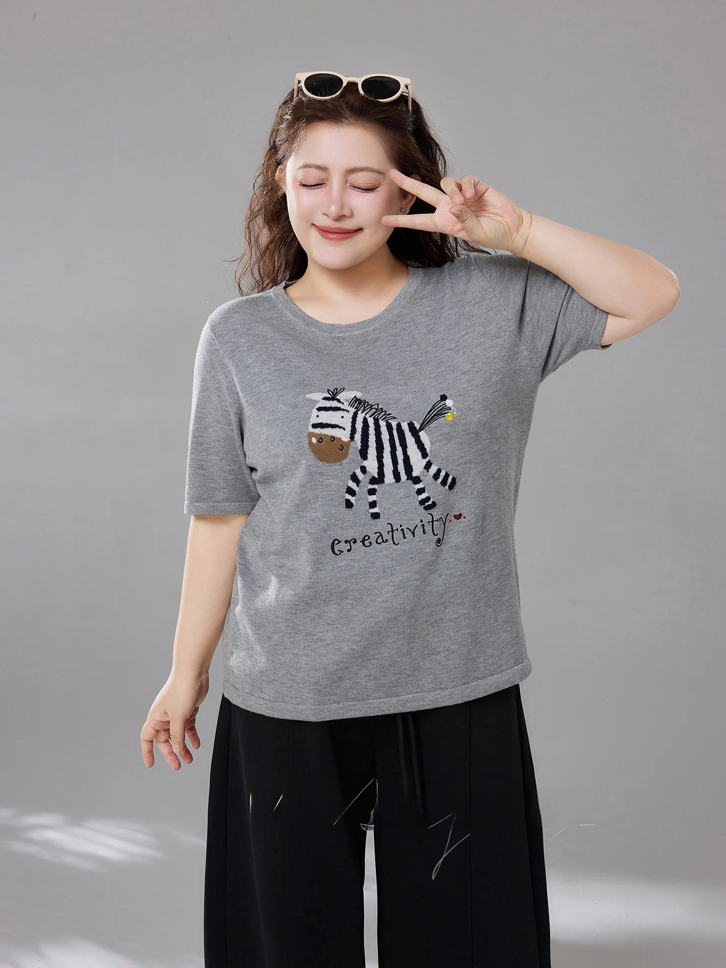 

Spring New Cartoon Zebra Short Sleeve Knitted Slim Fit Overhead Top for plus Size Women Soft Comfortable Casual round Neck