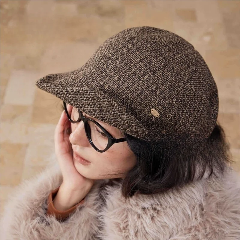 

Универсальная тканая кепка с плетеным передним элементом, подчеркивающая форму лица, маленький берет для большой головы.