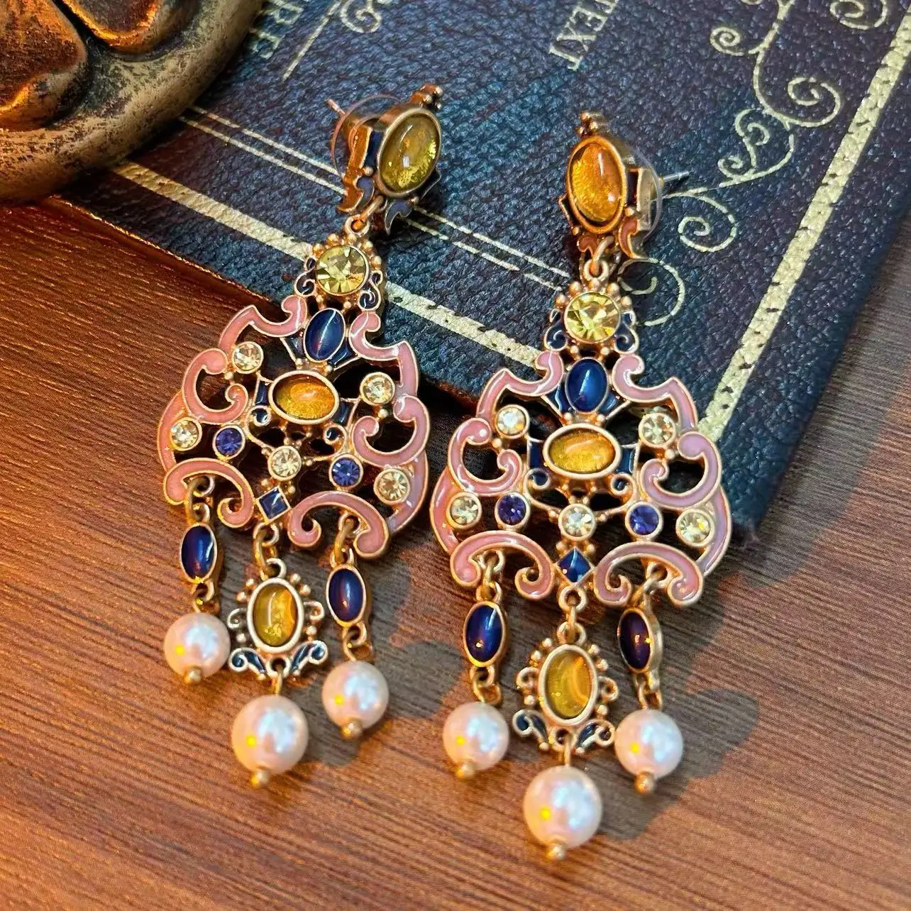 European and American vintage fringe pearl hollow earrings