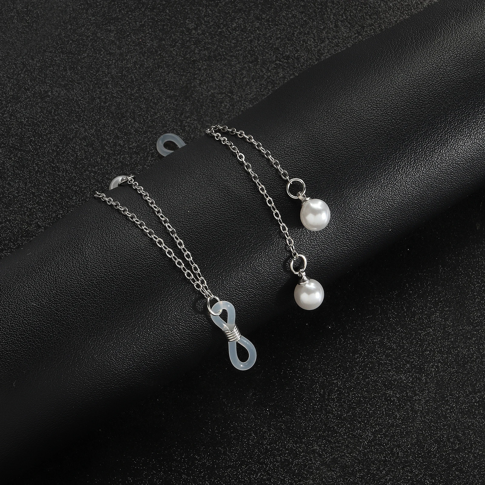 1 paire de chaînes de poitrine sexy rétro en imitation de perles pour femmes, adaptées aux boîtes de nuit, aux fêtes, aux vêtements de la saint-valentin