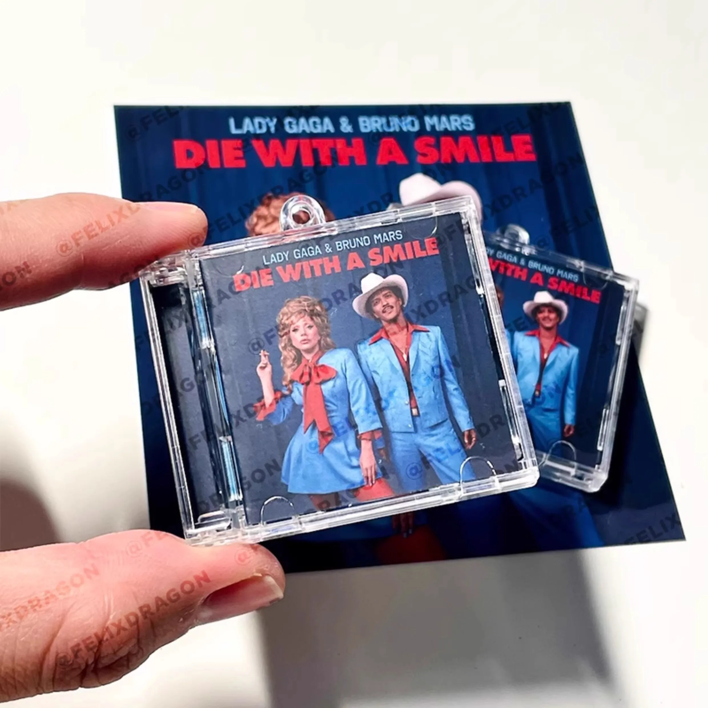 

Pop MINI Music CD NFC Keychain Play Song Midnights Keyring LADY GAGA &BRUNO MARS die with a smile Cosplay Necklace Pendant Gift