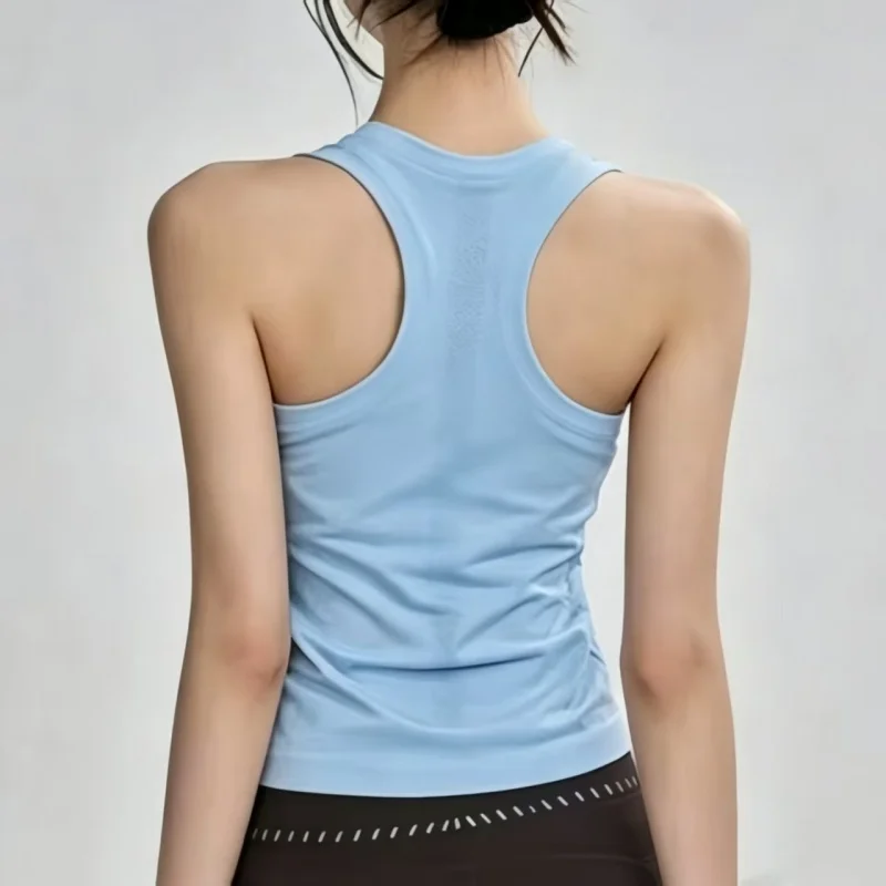 Sportliche Damen-Yoga-Top mit Racerback, schnelltrocknend, einlagig, schmal geschnitten, elastisch, Fitness-Oberteil, ohne integrierten BH, ideal für Pilates-Training. – Detail 5