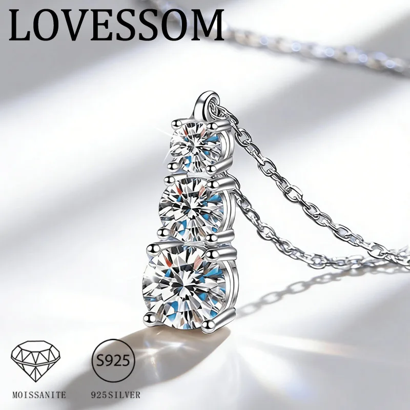 

A 925 sterling silver pendant necklace with 1.8 carats of moissanite, featuring a fashionable, trendy, classic, elegant, and ver