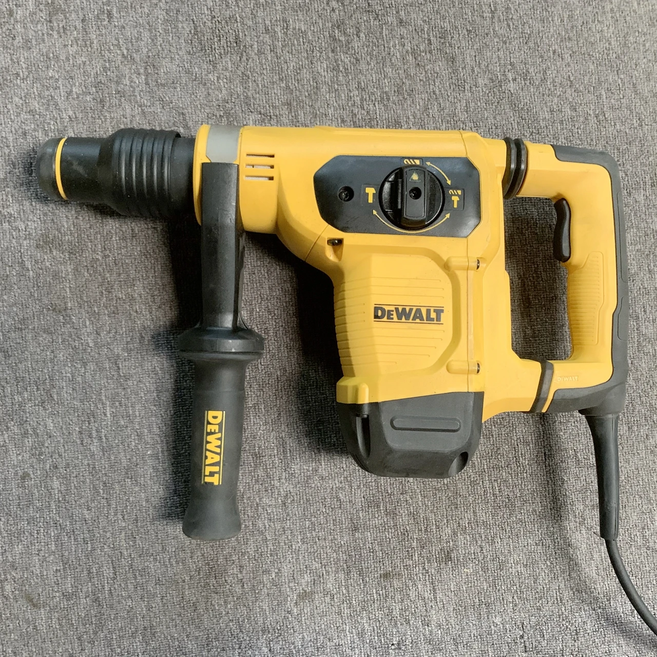 

Dewalt D25481K Hammer Perforator Demolisher 1050w Sockel Sds Max 230V