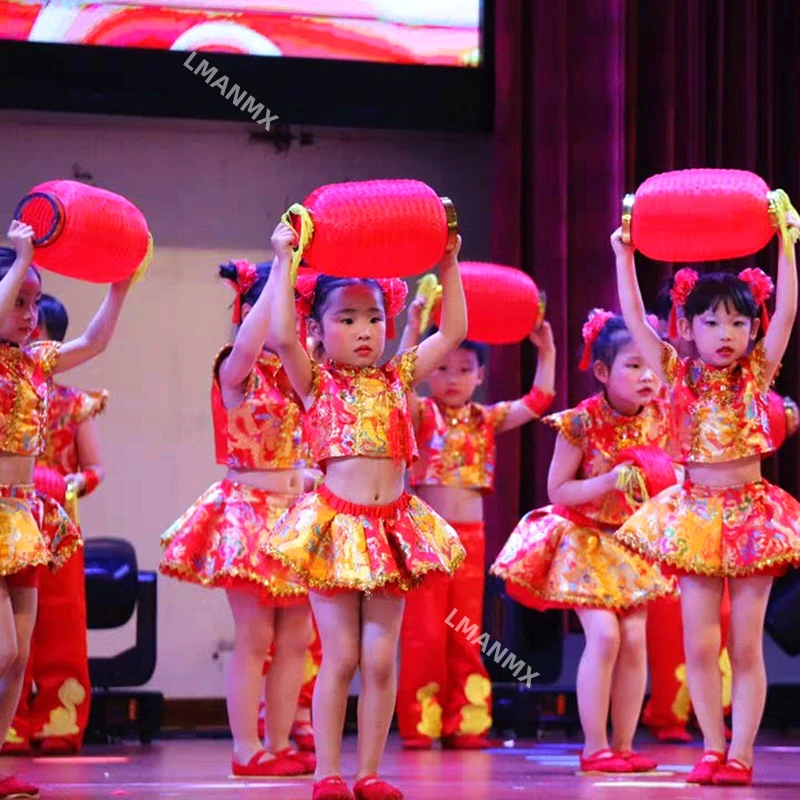 Children's festive yangko costumes for boys and girls Chinese wind drum costumes rap China red dance performance costumes.