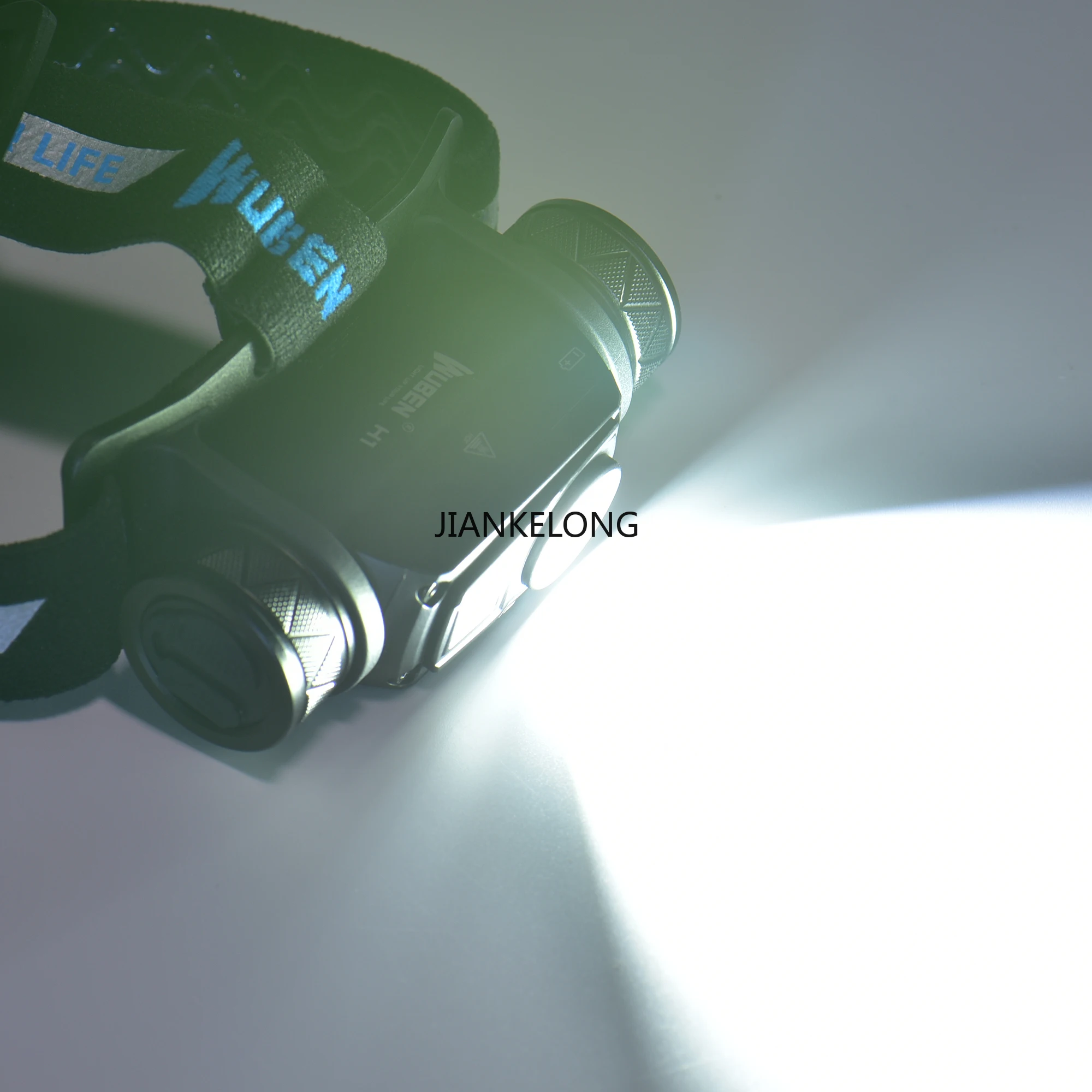 Wuben H1 كشافات أمامية قوية للشحن في الهواء الطلق فائقة السطوع لصيد الأسماك الليلية وخفيفة الوزن وعمر بطارية طويل