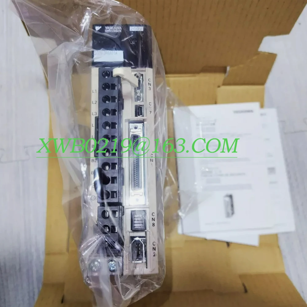 سائق سيرفو أصلي جديد 100% SGDV-2R8A01A