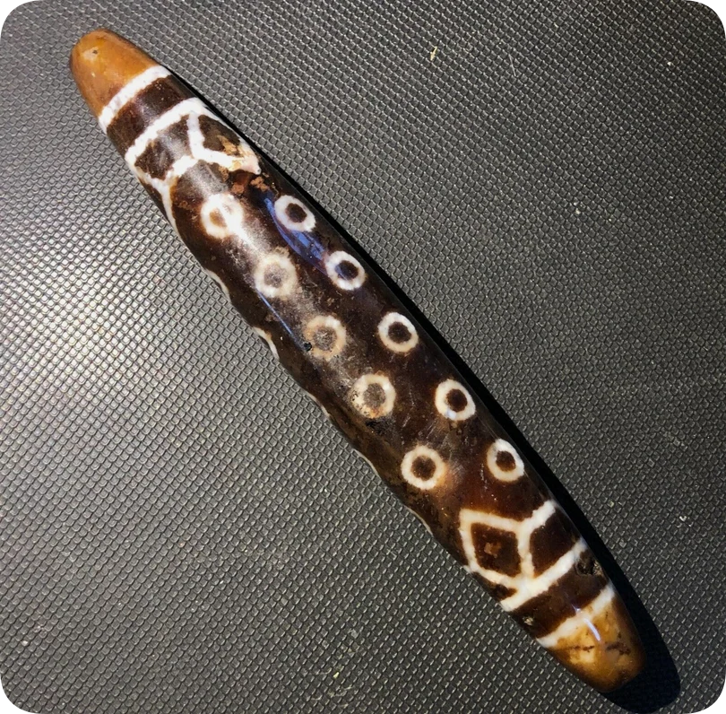 Magic Tibetan Old Agate 30Eye totem make offerings to dZi bead/stand