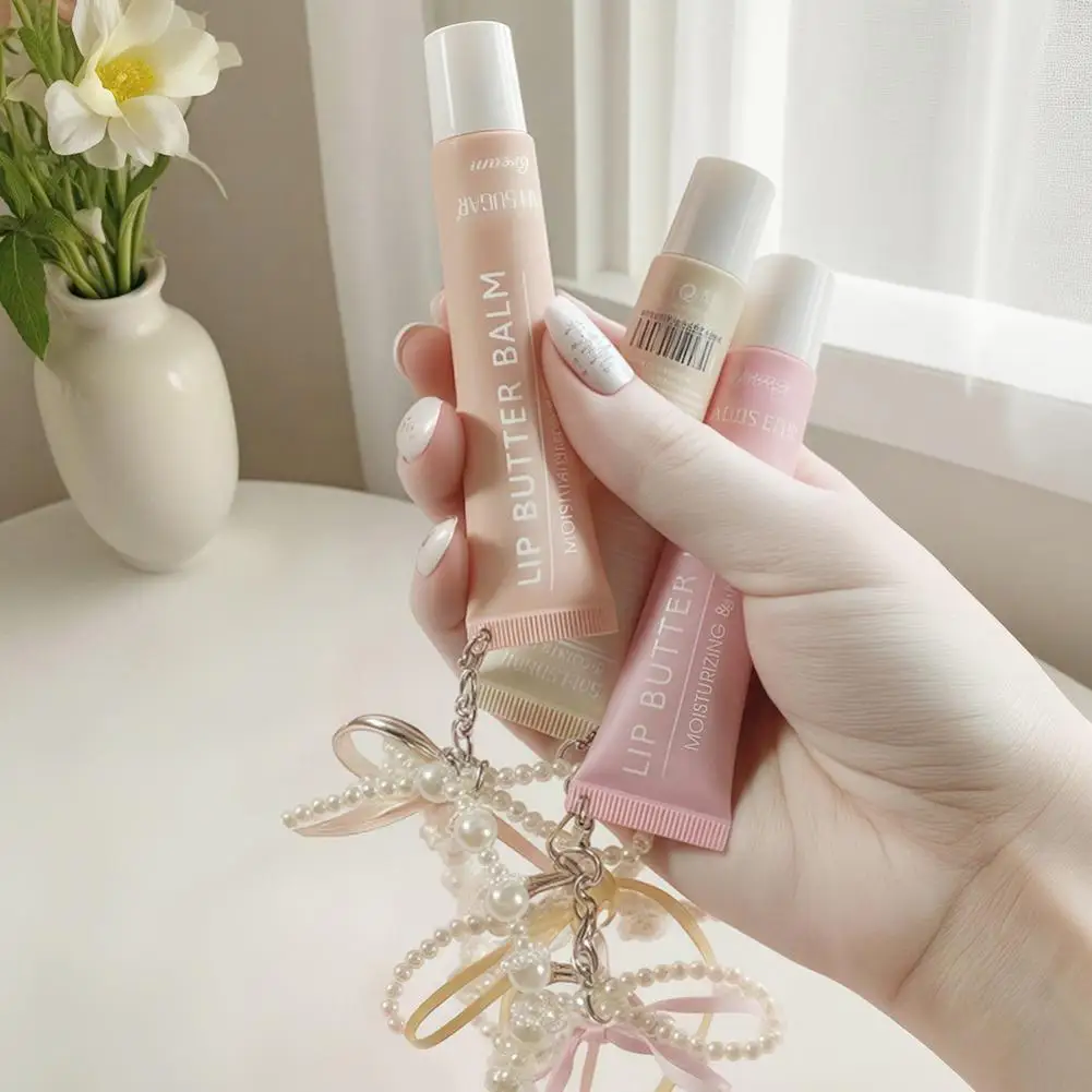ลิปบาล์มเนื้อฉ่ำวาวแบบสายคล้องมุก กันน้ำ ติดทนนาน ให้ความชุ่มชื้น เงางามดุจกระจก เหมาะกับทุกสไตล์การแต่งหน้า