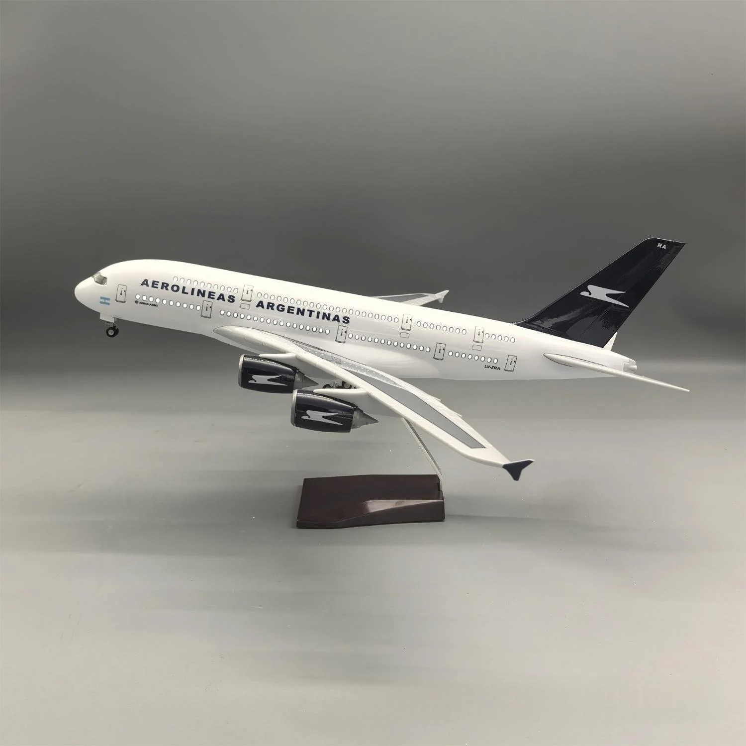 1:160 Scale 47cm Large Airplane Model A380 Argentina Air-bus 380 Aircraft Model Die-cast Aircraft For Collections And Displays