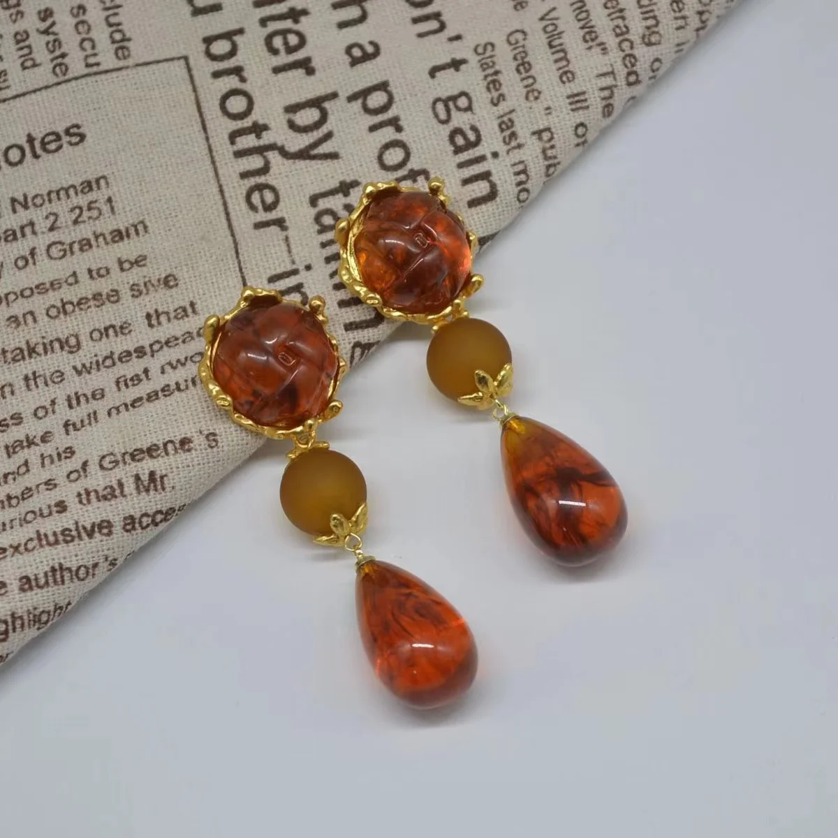 

To Reines Baroque Retro Resin Amber Water Drop Ear Clip Earrings For Women Golden Brown Pendientes Accesorios Jewelry Gift