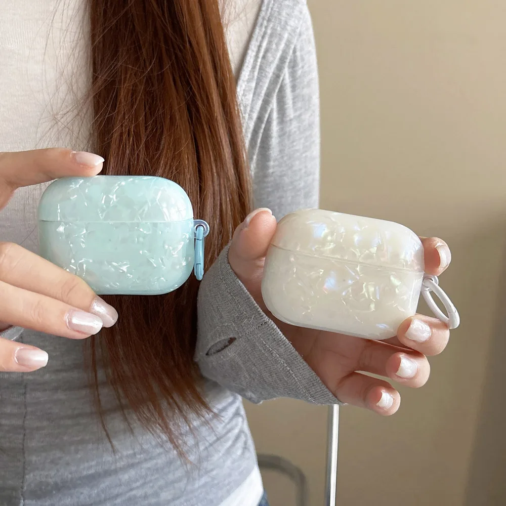 Luxury Simple Chic Girls Pearl Shell Solid Color Protective Earphone Case Cover for AirPods 5 1 2 3 4 Pro 2 Pro 3 with Hook