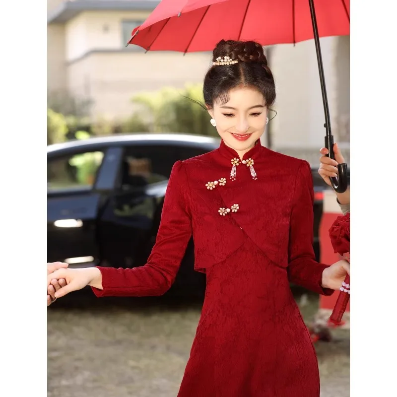 新しい中国風のチャイナドレストーストドレス女性の結婚式赤い婚約母親の家スーツに戻る